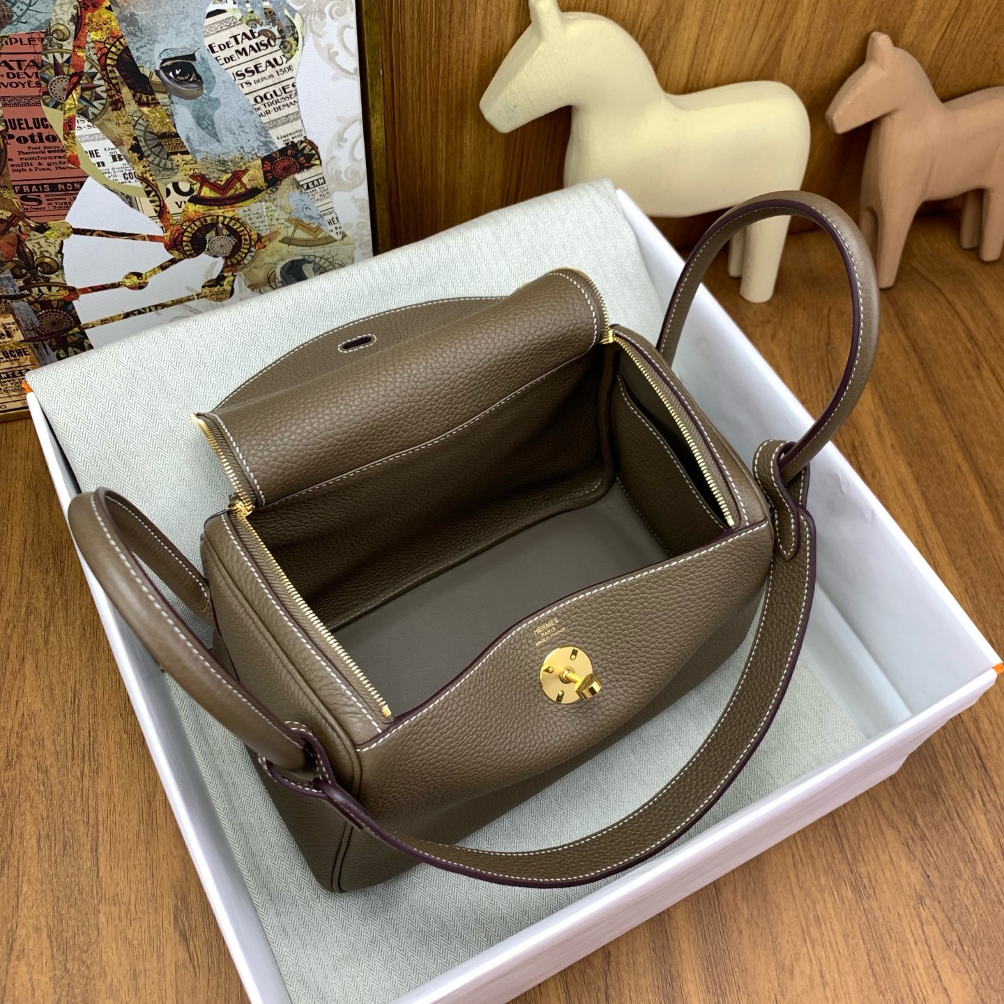 Hermès Lindy 26 Etoupe Clemence Gold Hardware - Image 6
