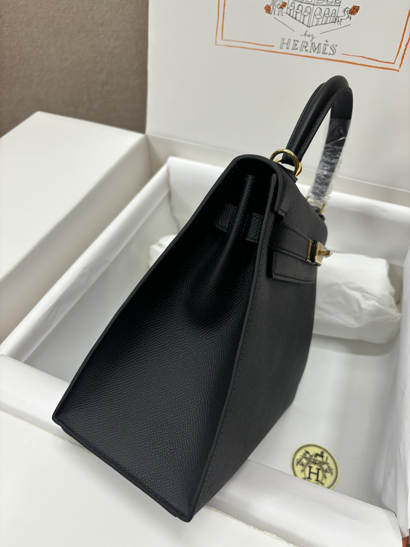Hermès Kelly Sellier 20 Noir Epsom Leather Gold Hardware - Image 3