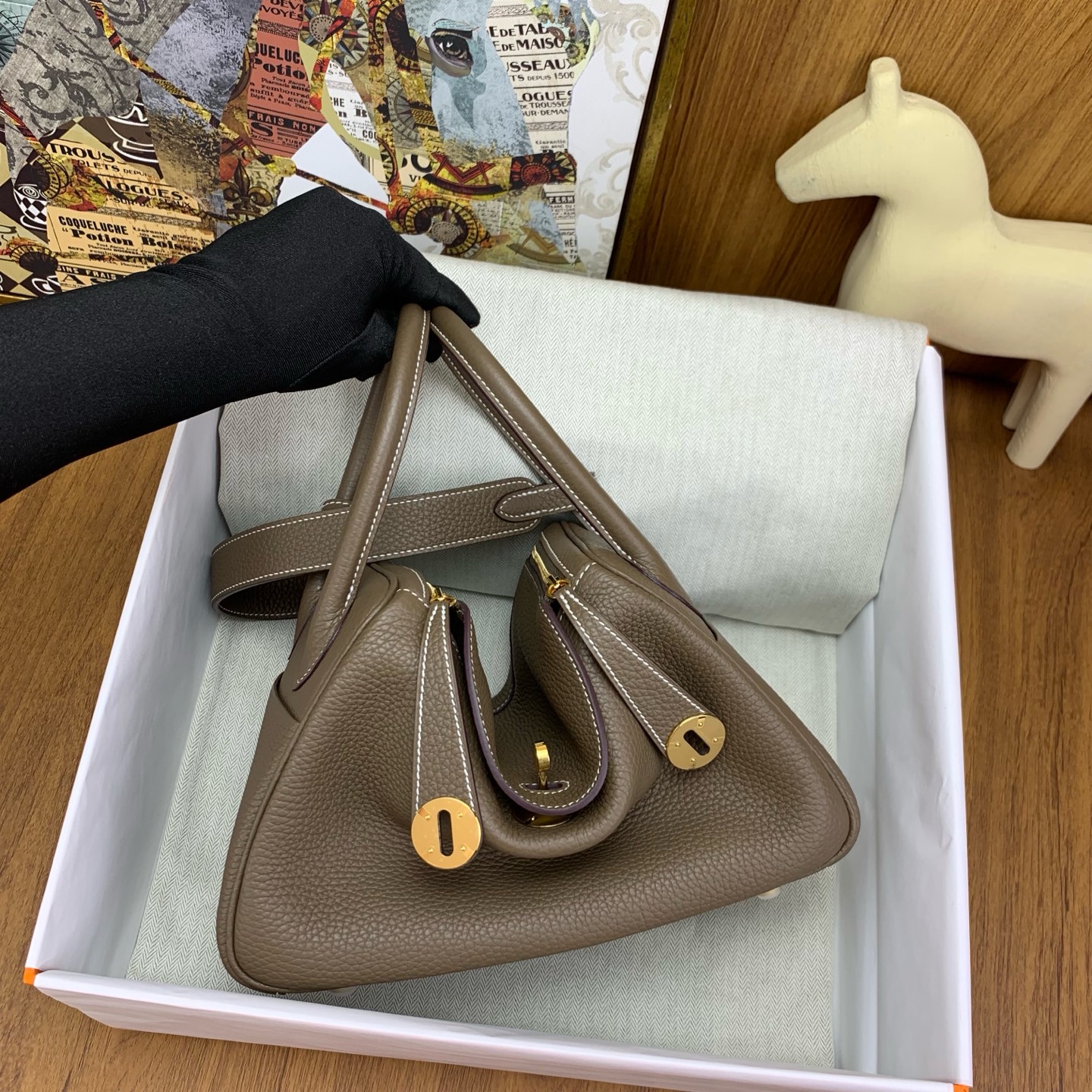 Hermès Lindy 26 Etoupe Clemence Gold Hardware - Image 7