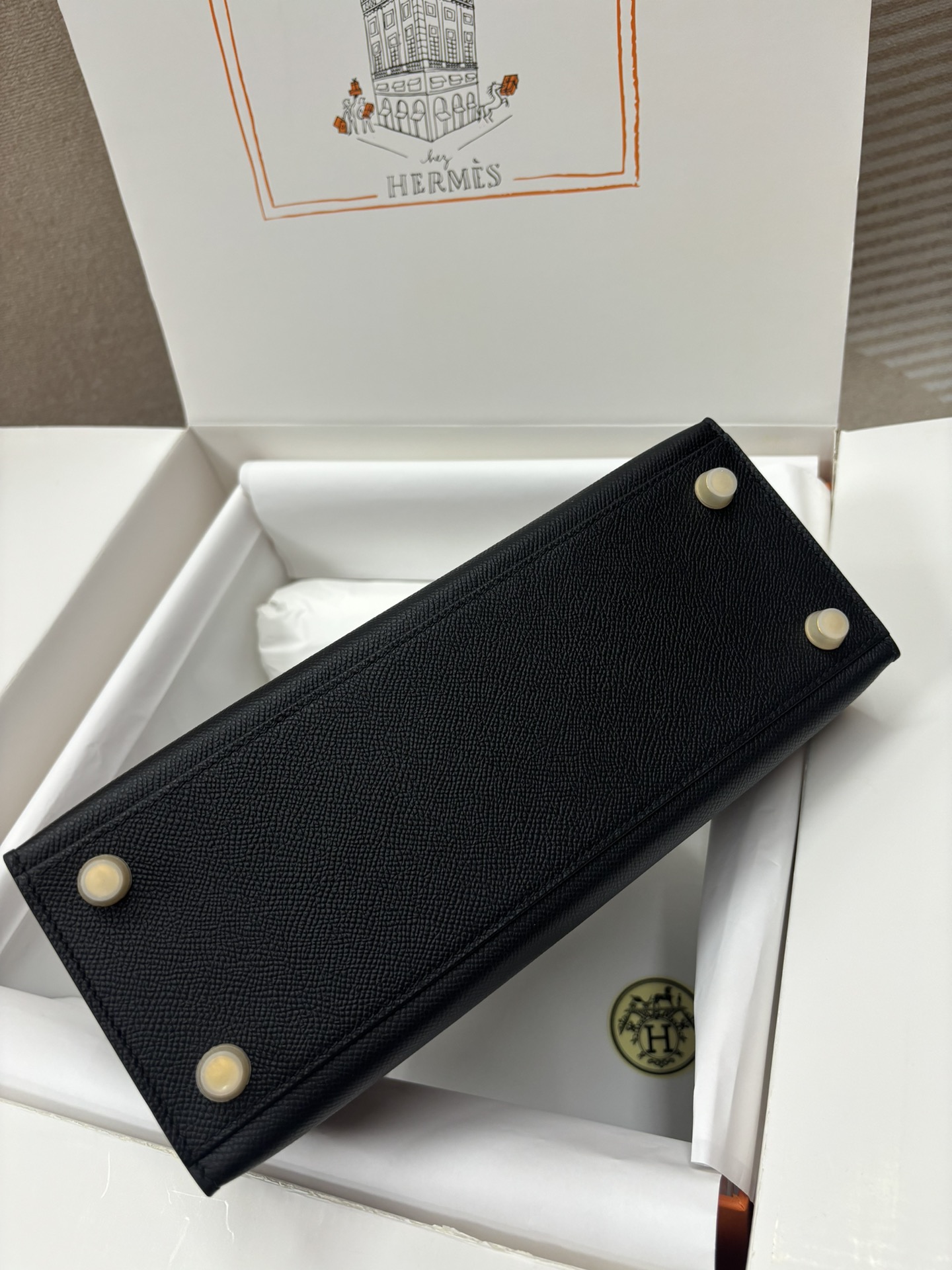 Hermès Kelly Sellier 20 Noir Epsom Leather Gold Hardware - Image 4
