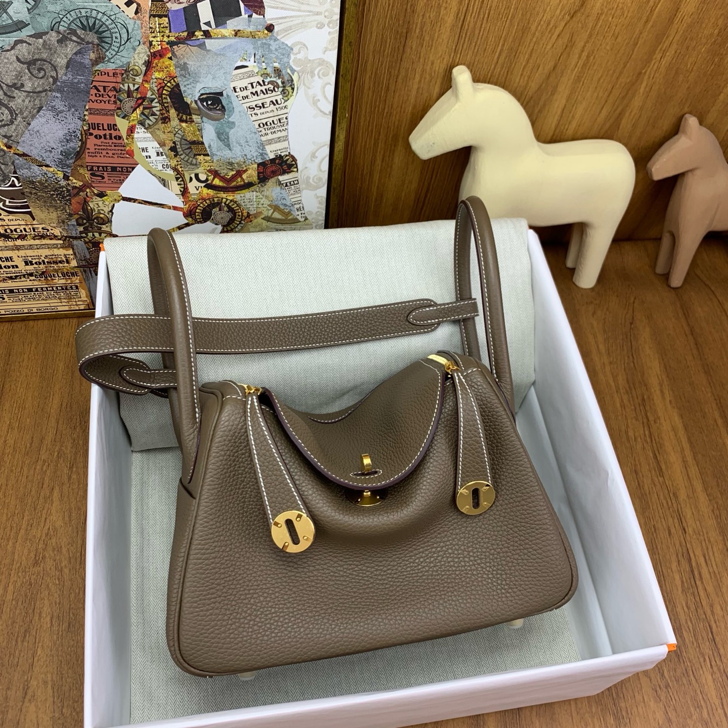 Hermès Lindy 26 Etoupe Clemence Gold Hardware - Image 8