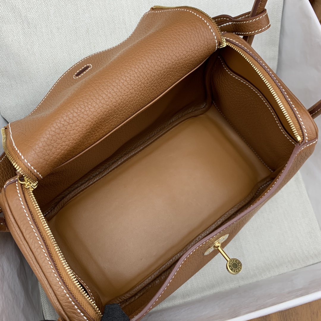 Hermès Lindy 26 Gold Clemence Gold Hardware - Image 4