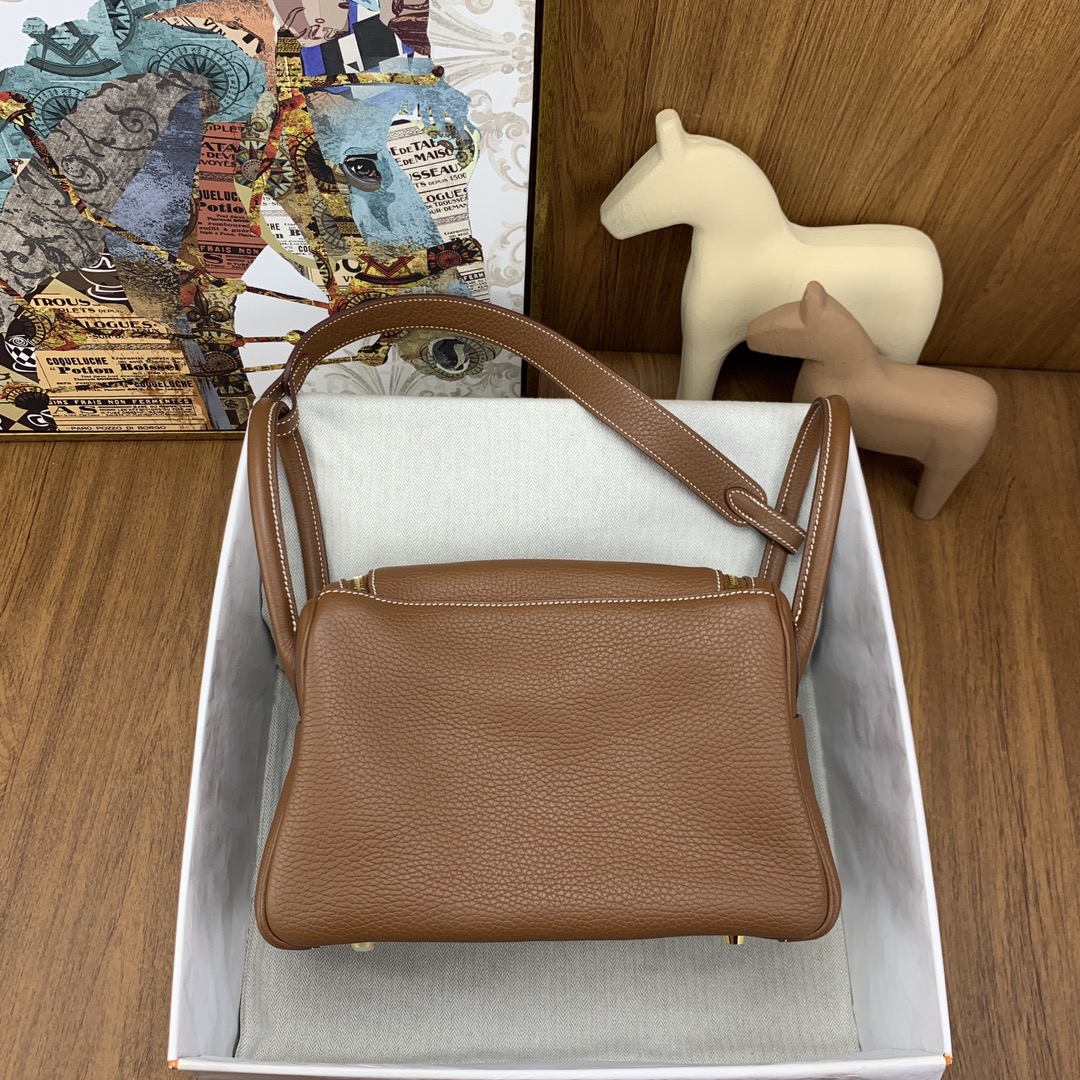 Hermès Lindy 26 Gold Clemence Gold Hardware - Image 5