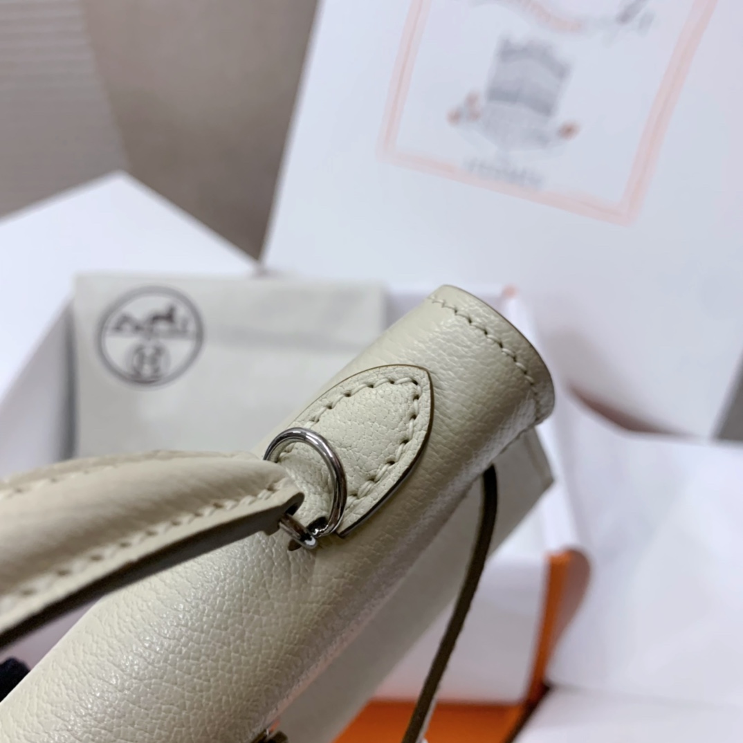 Hermès Kelly Sellier 20 Mushroom Goat Leather Palladium Hardware - Image 4
