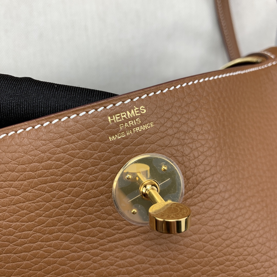 Hermès Lindy 26 Gold Clemence Gold Hardware - Image 7