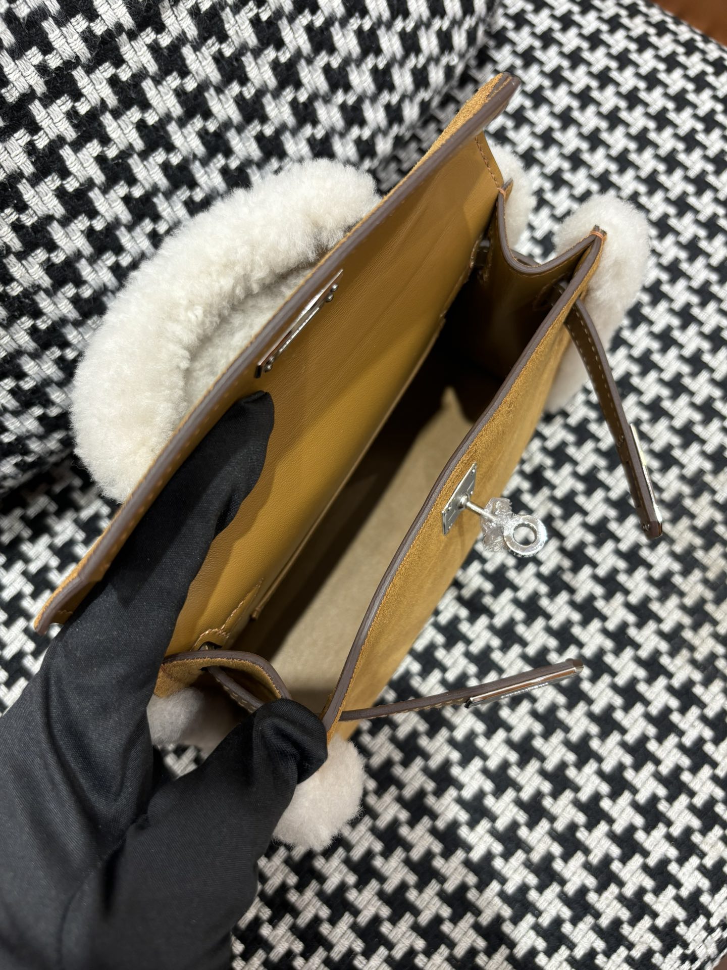 Hermès Kelly Sellier 20 Teddy Pluch and Gold Barenia Leather Palladium Hardware - Image 7