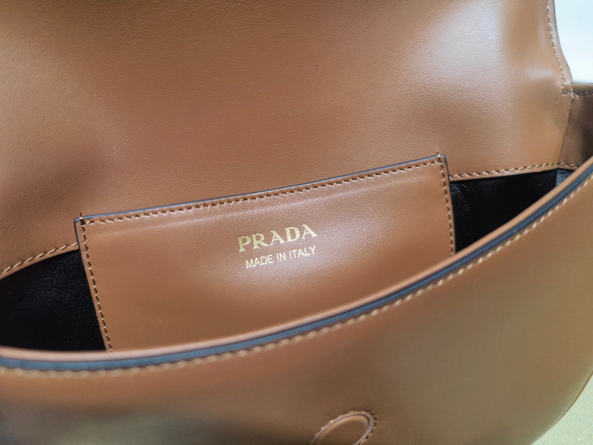 Prada 1BD365 Arqu leather shoulder bag with flap 2 - Image 5
