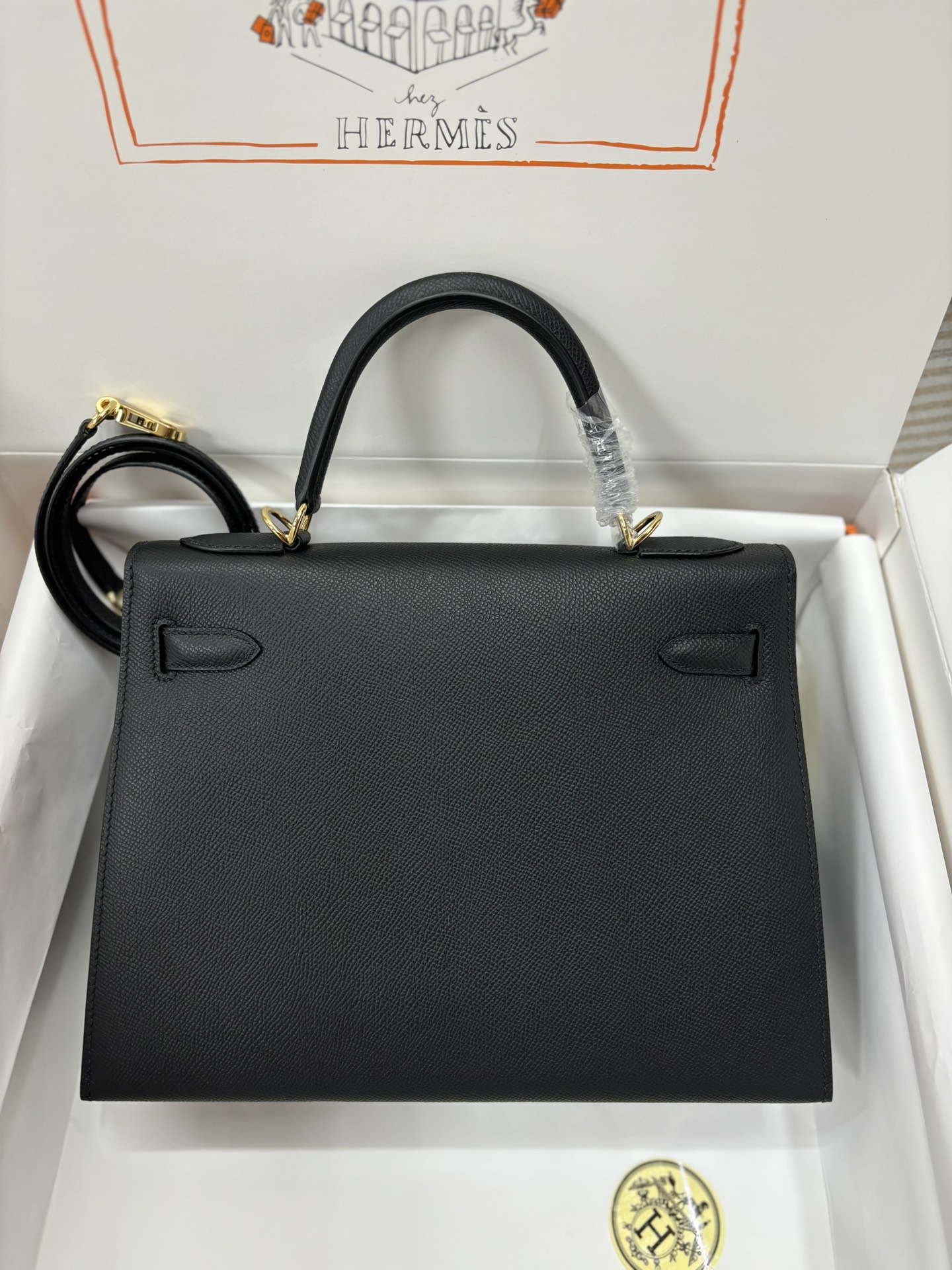 Hermès Kelly Sellier 28 Noir Epsom Leather Gold Hardware - Image 2