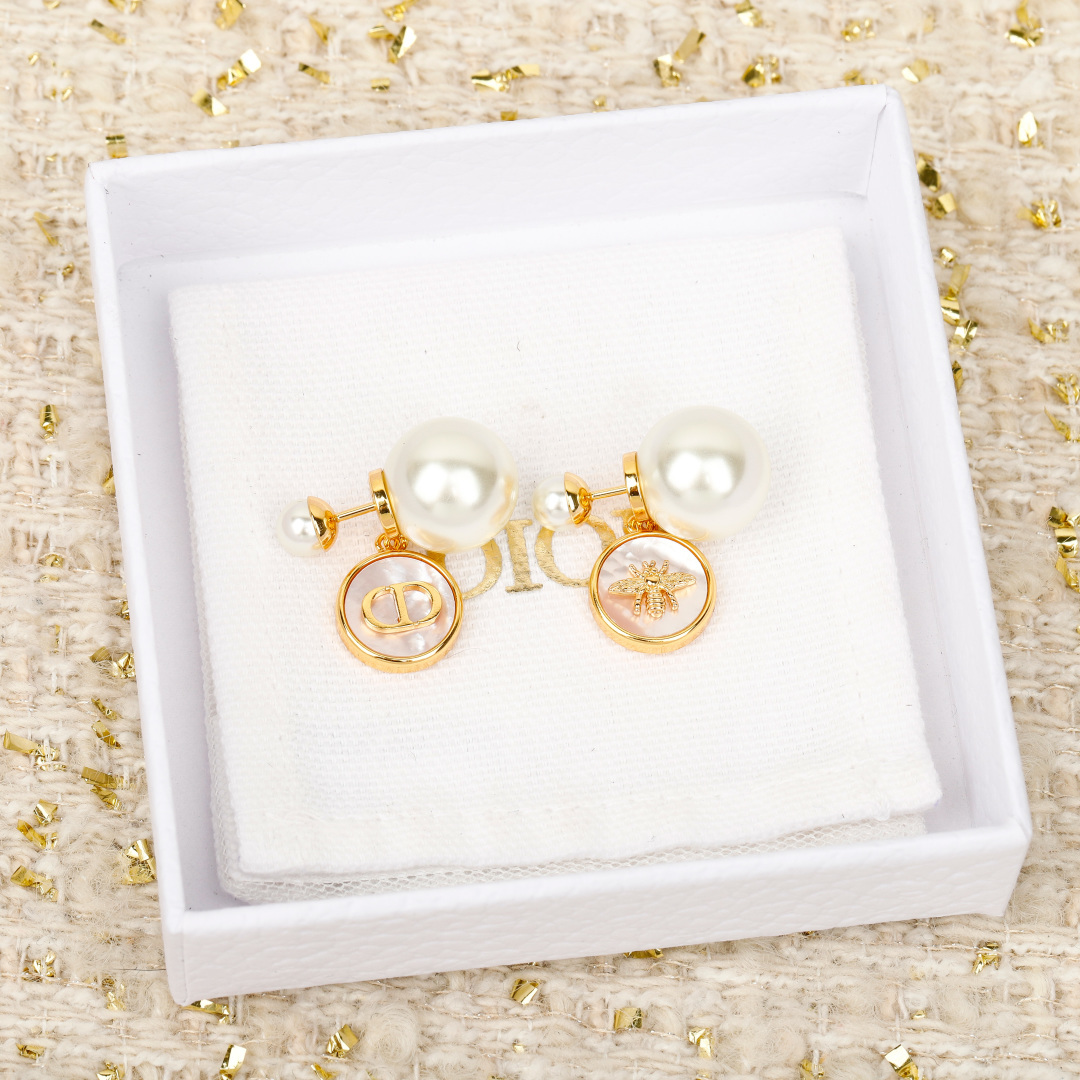 Dior Asymmetric Pearl Mother-of-Pearl Earrings. - PONI - Image 2