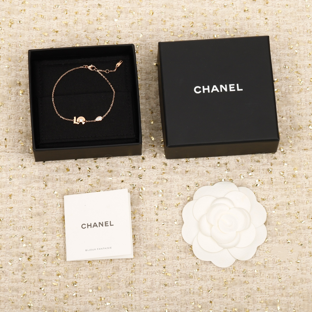 Chanel Eternal N&deg;5 Collection Necklace