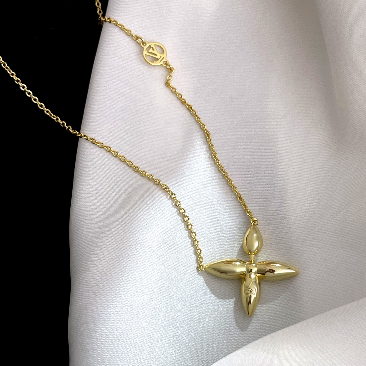 Louis Vuitton Louisette Series Diamondless Necklace. - SUPER-MIRROR