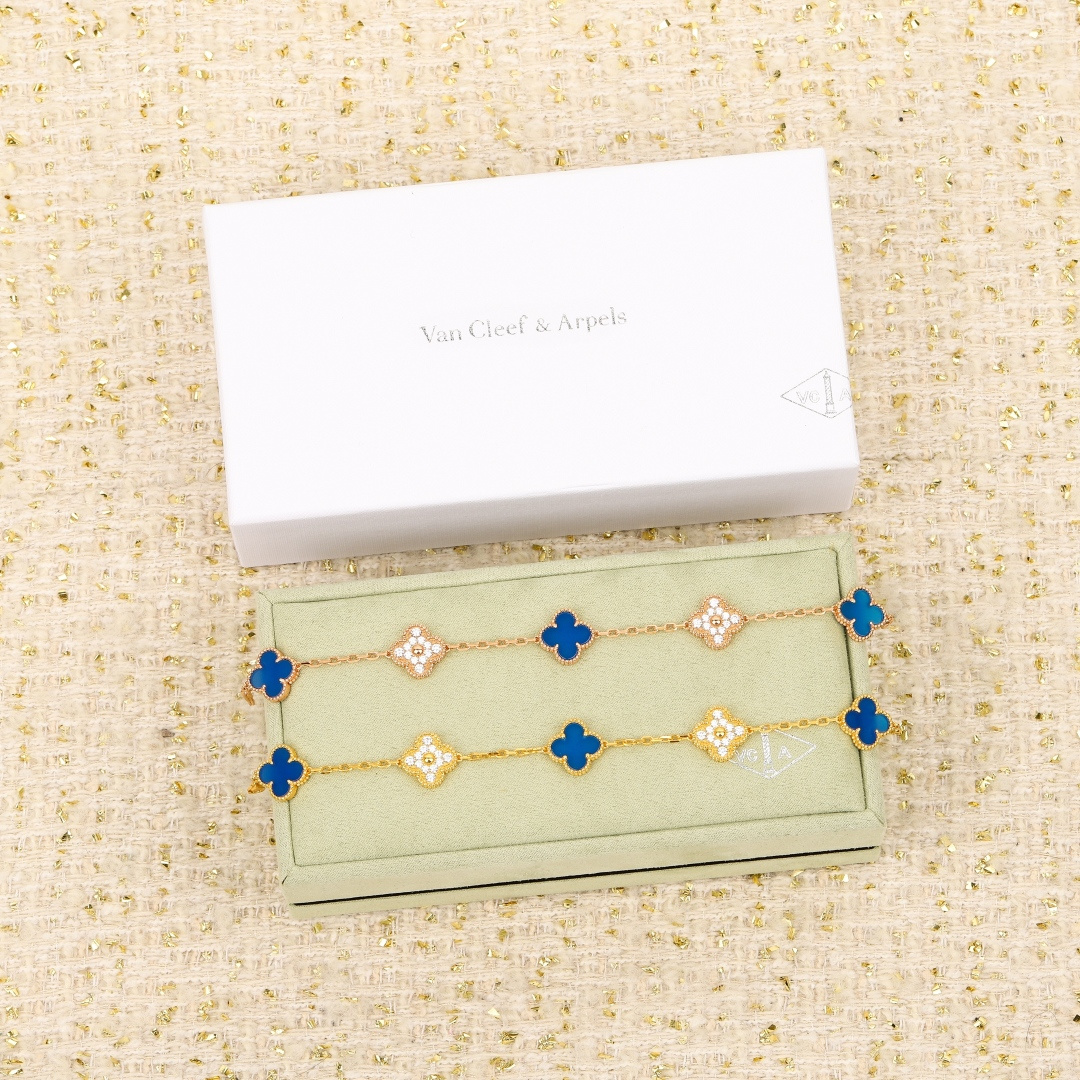 Van Cleef & Arpels Vintage Alhambra Collection Sapphire Five-Flower Bracelet - SUPER-MIRROR