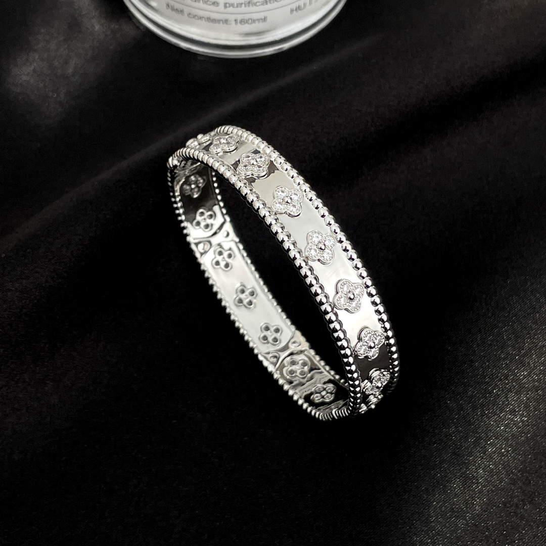 Van Cleef & Arpels Kaleidoscope Bangle. - SUPER-MIRROR