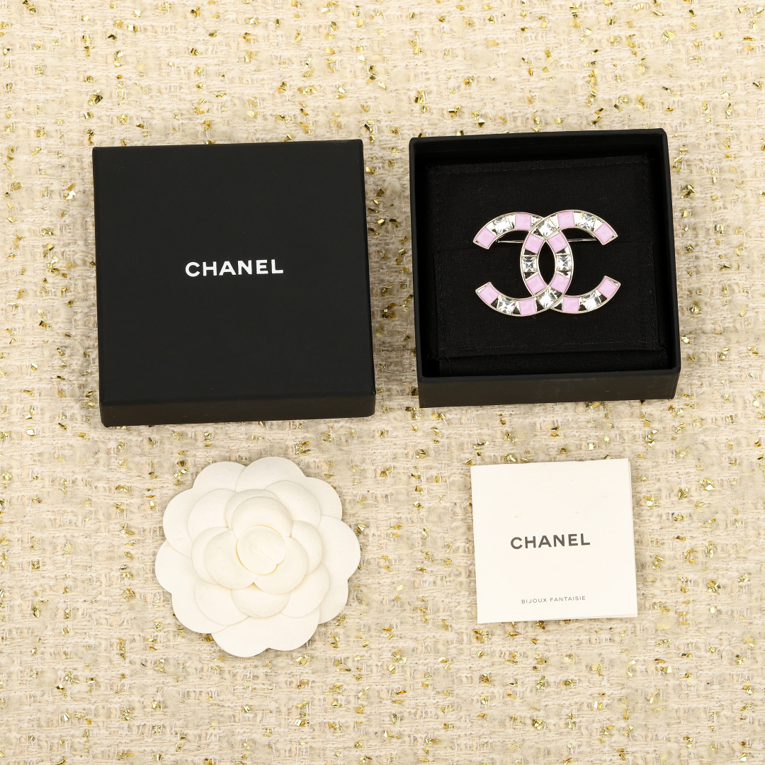 Chanel Pink Square-Cut Diamond Double C Brooches
