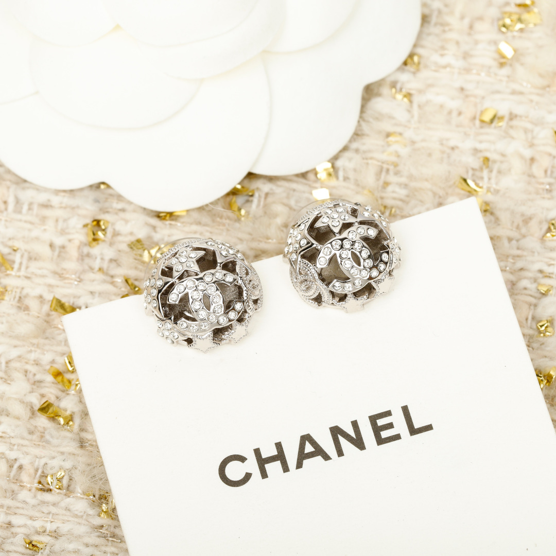 Chanel Double C Hollow Star Full Diamond Spherical Stud Earrings.(Small Size)