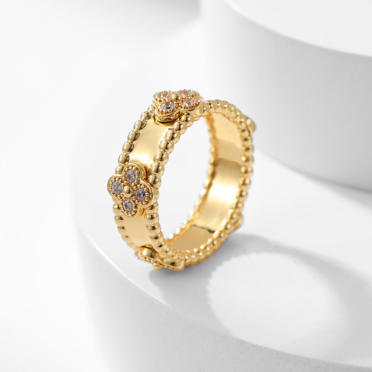 Van Cleef & Arpels Perlée sweet clovers ring
