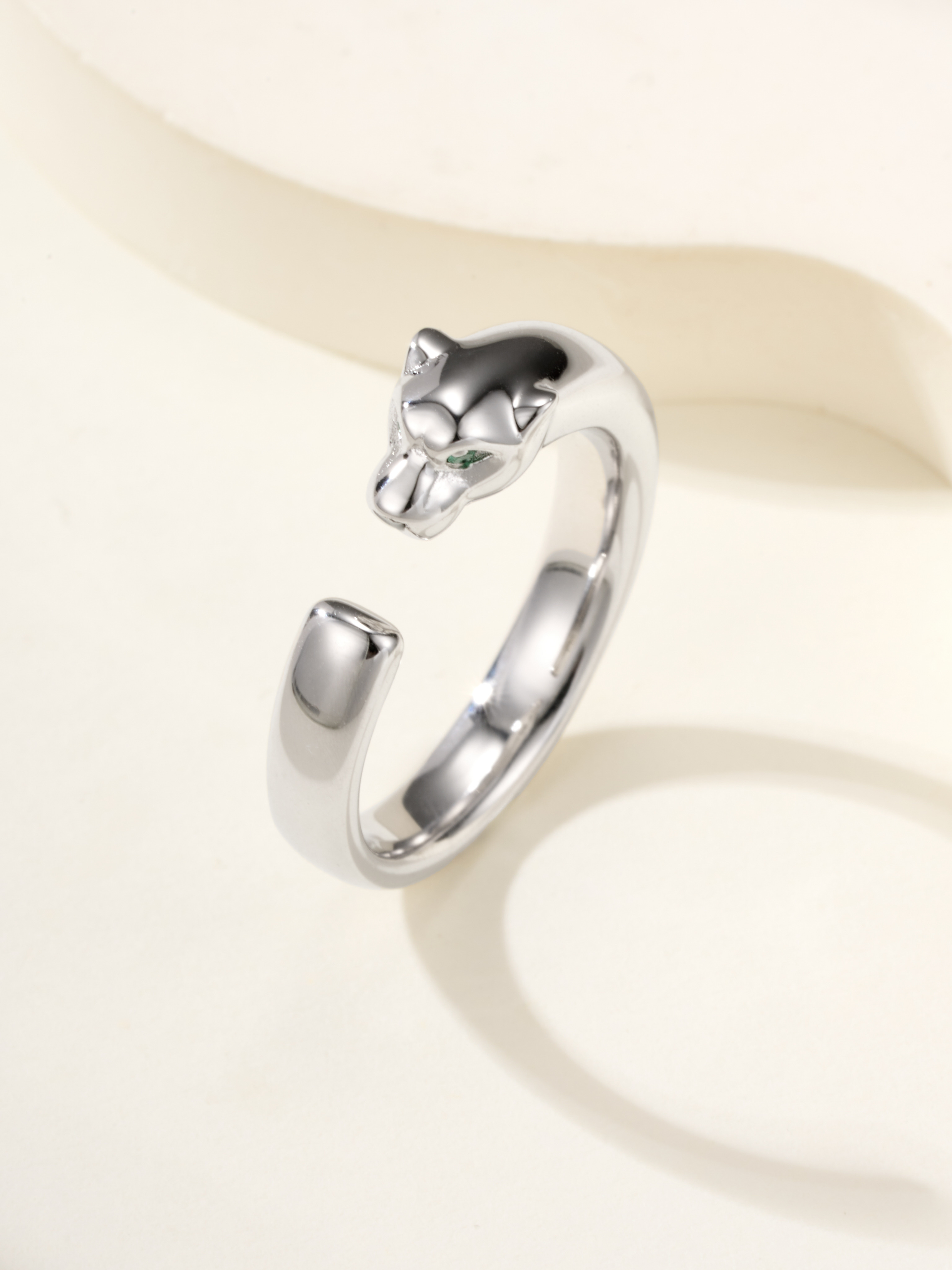 Cartier Panthère Series Panther Ring in V-Gold