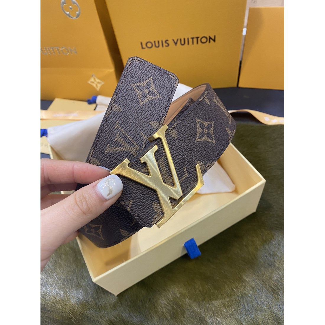 LV Classic Sand Bottom Louis Men's Belt 40 MM - Ultra-Collection - Image 4