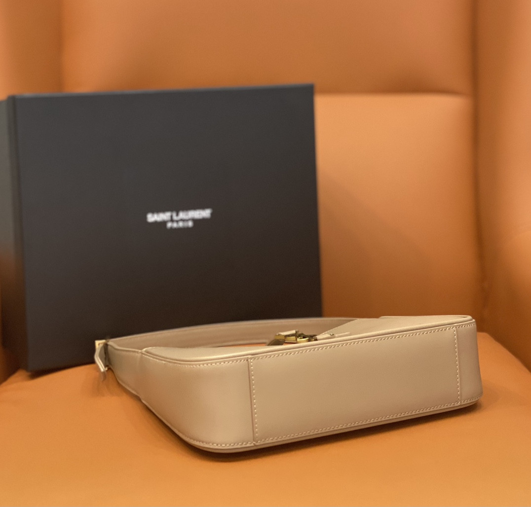 YSL LE 5 À 7 IN SMOOTH LEATHER IVOIRE NATUREL 23 X 16 X 6.5 CM - Image 5