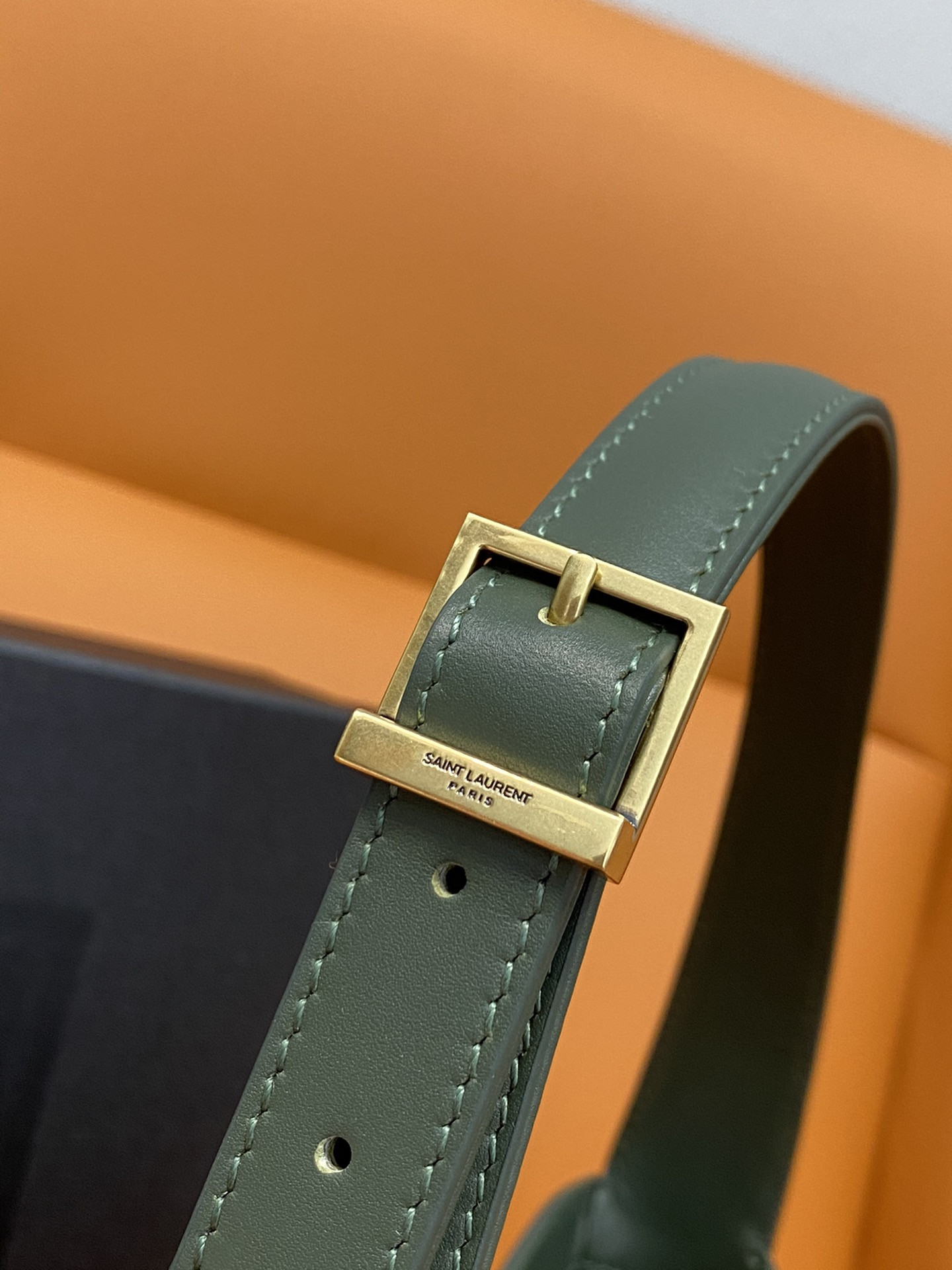 YSL LE 5 À 7 IN SMOOTH LEATHER VERT FONCE 23 X 16 X 6.5 CM - Image 8