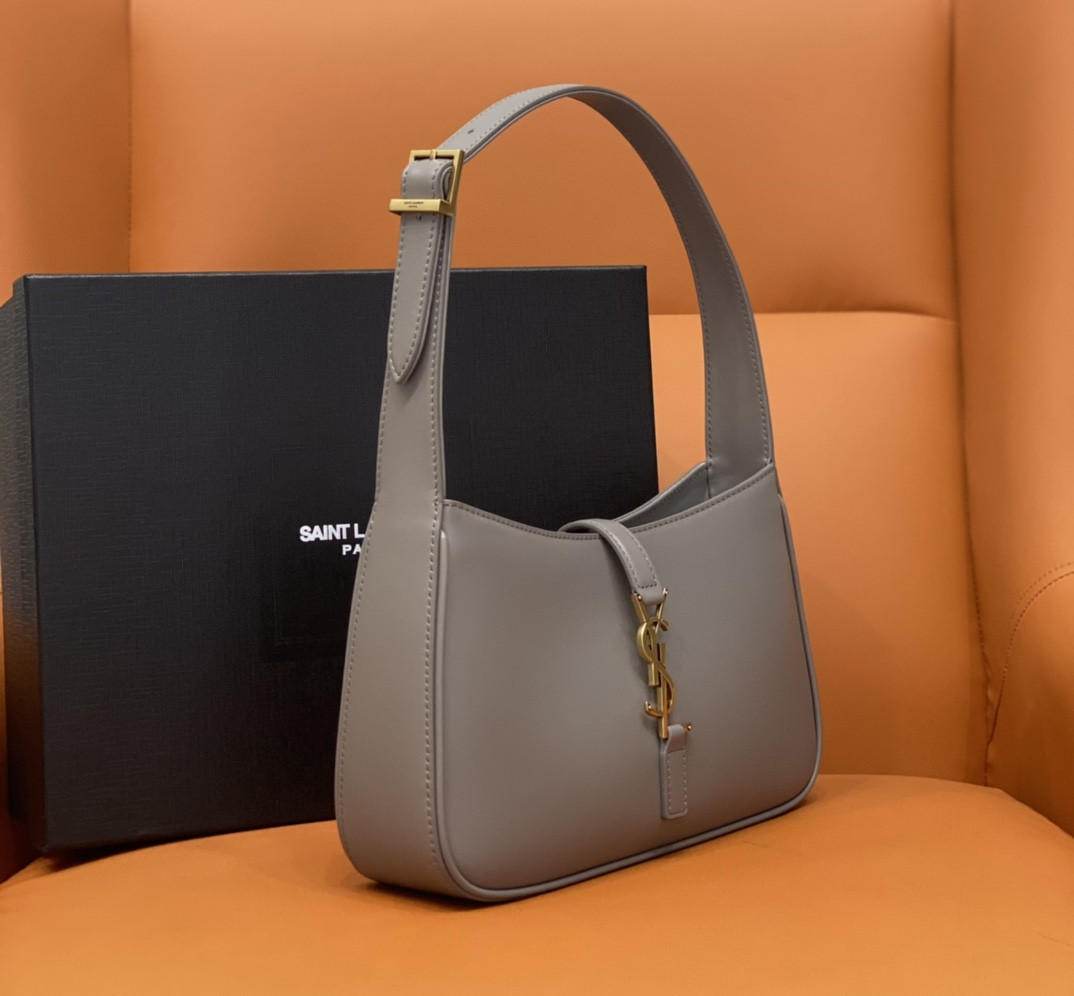 YSL LE 5 À 7 IN SMOOTH LEATHER STORM 23 X 16 X 6.5 CM - Image 3