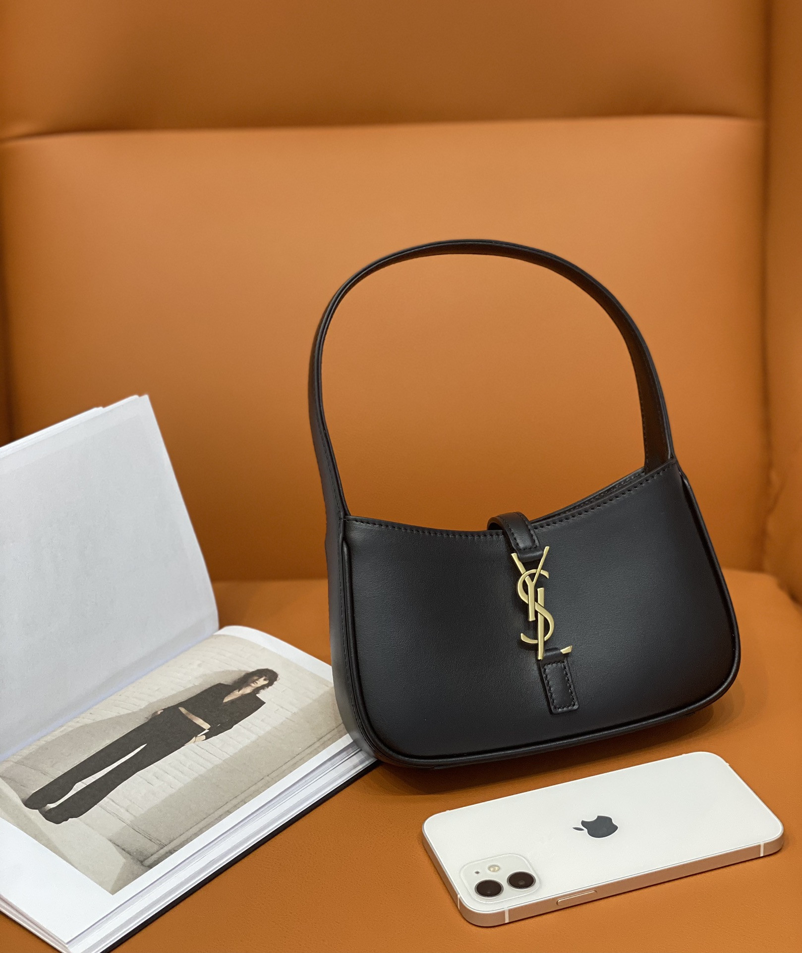 YSL MINI LE 5 À 7 IN SMOOTH LEATHER NOIR 19 X 11.5 X 4.5 CM - Image 10