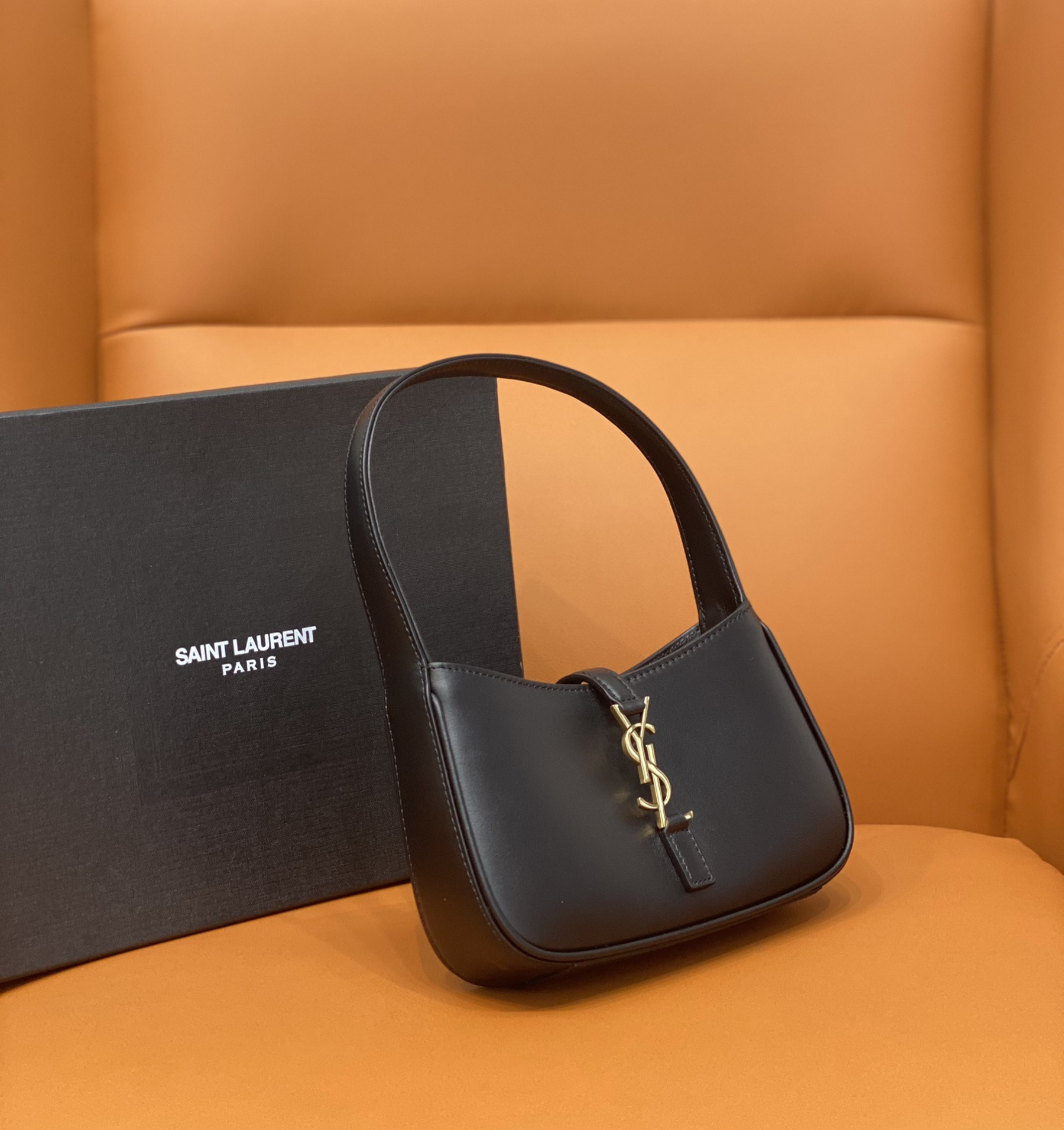 YSL MINI LE 5 À 7 IN SMOOTH LEATHER NOIR 19 X 11.5 X 4.5 CM - Image 3