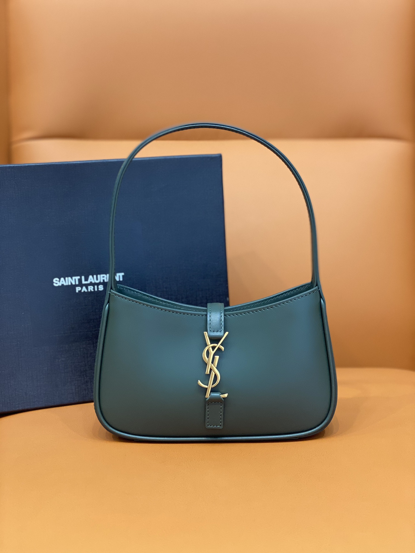 YSL MINI LE 5 À 7 IN SMOOTH LEATHER 7.5 X 4.5 X 1.8 INCHES - Image 2