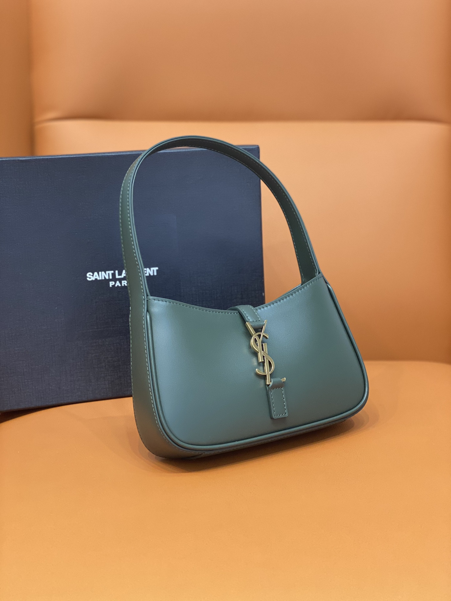 YSL MINI LE 5 À 7 IN SMOOTH LEATHER 7.5 X 4.5 X 1.8 INCHES - Image 3