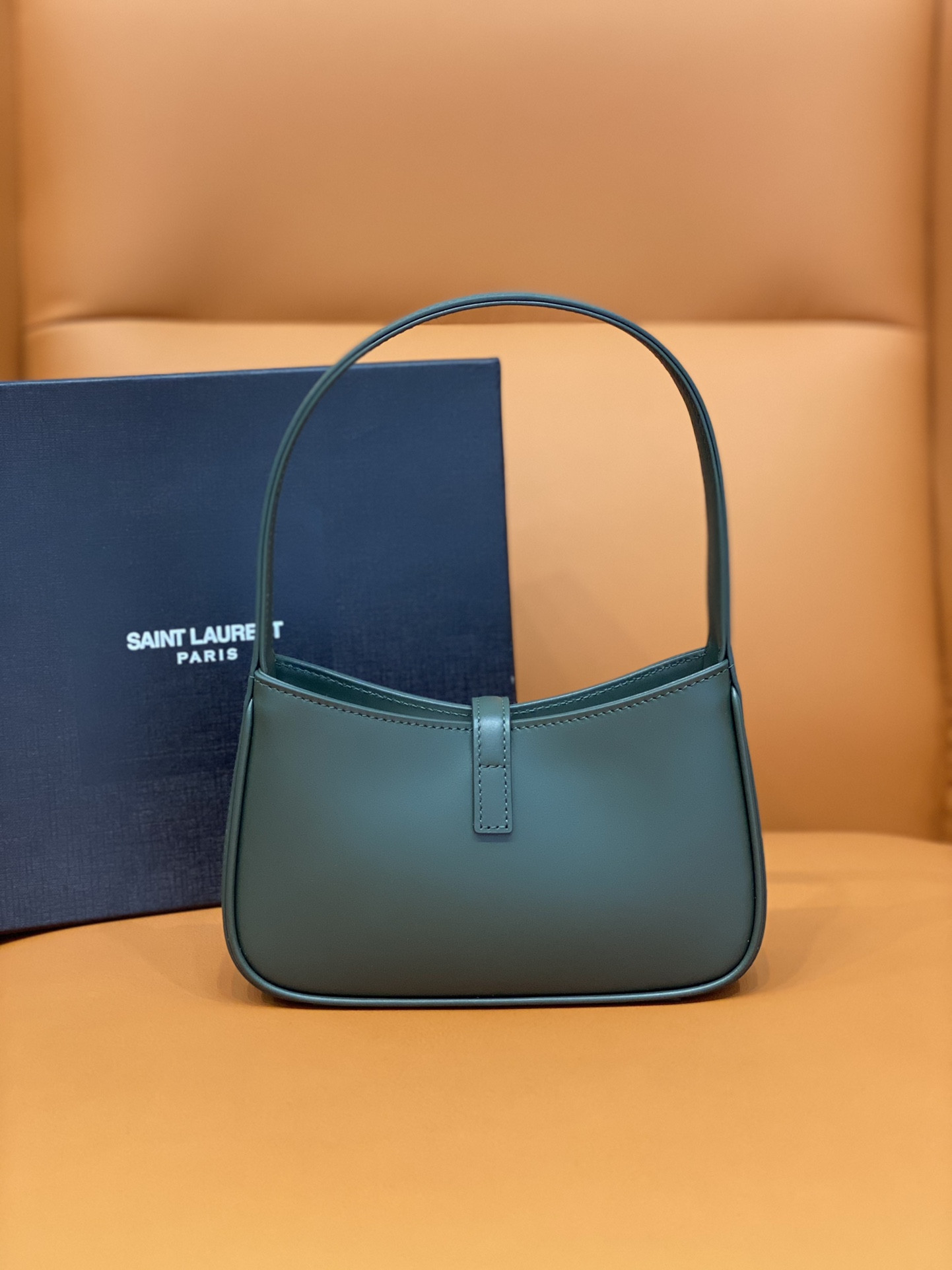 YSL MINI LE 5 À 7 IN SMOOTH LEATHER 7.5 X 4.5 X 1.8 INCHES - Image 4