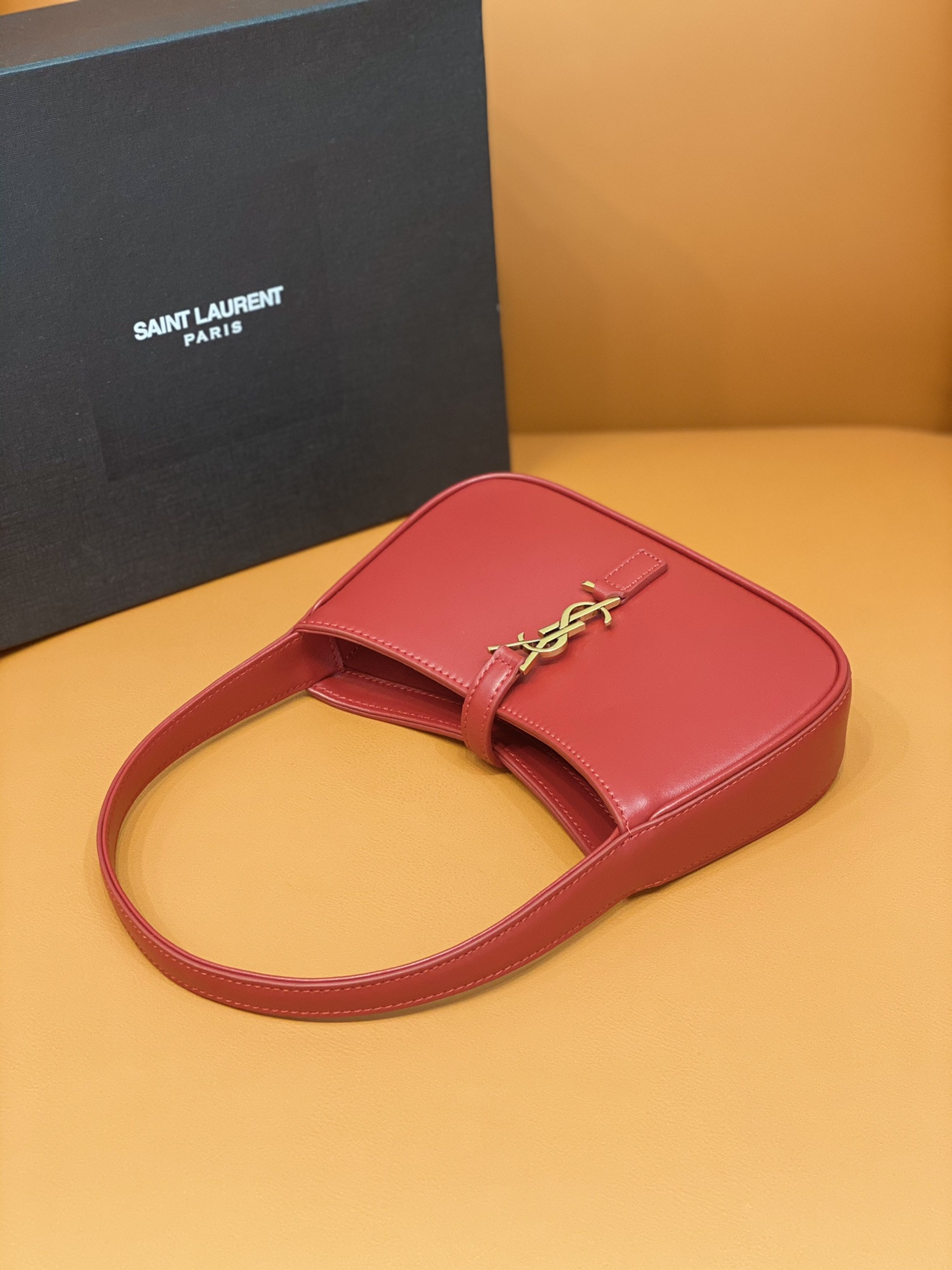 YSL MINI LE 5 À 7 IN SMOOTH LEATHER Red 19 X 11.5 X 4.5 CM - Image 6