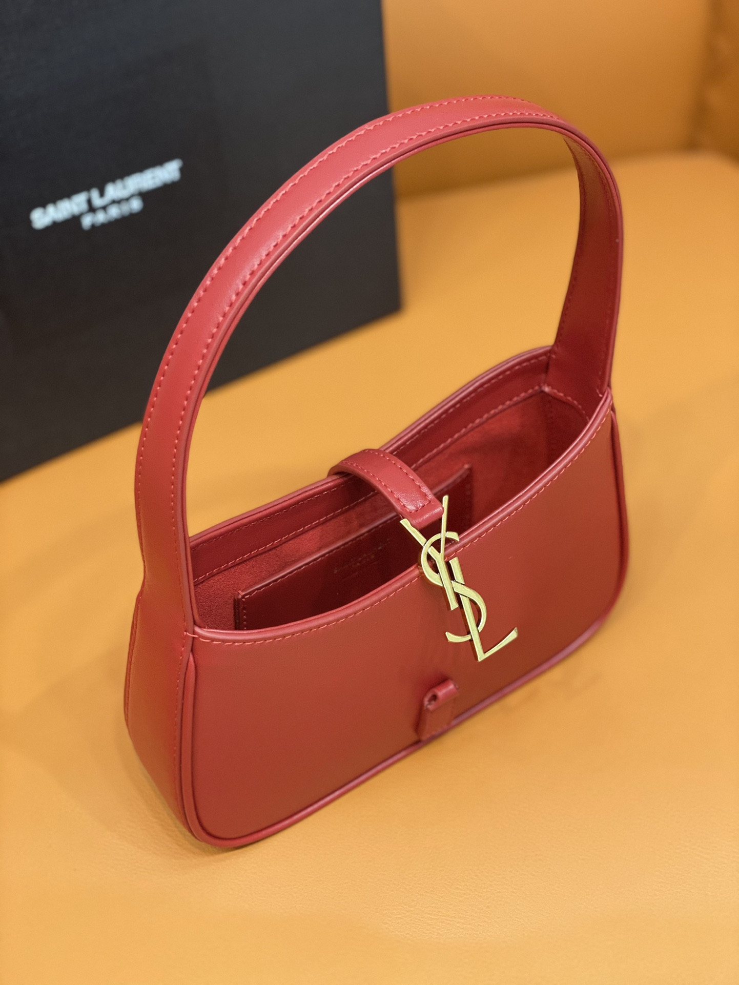 YSL MINI LE 5 À 7 IN SMOOTH LEATHER Red 19 X 11.5 X 4.5 CM - Image 8