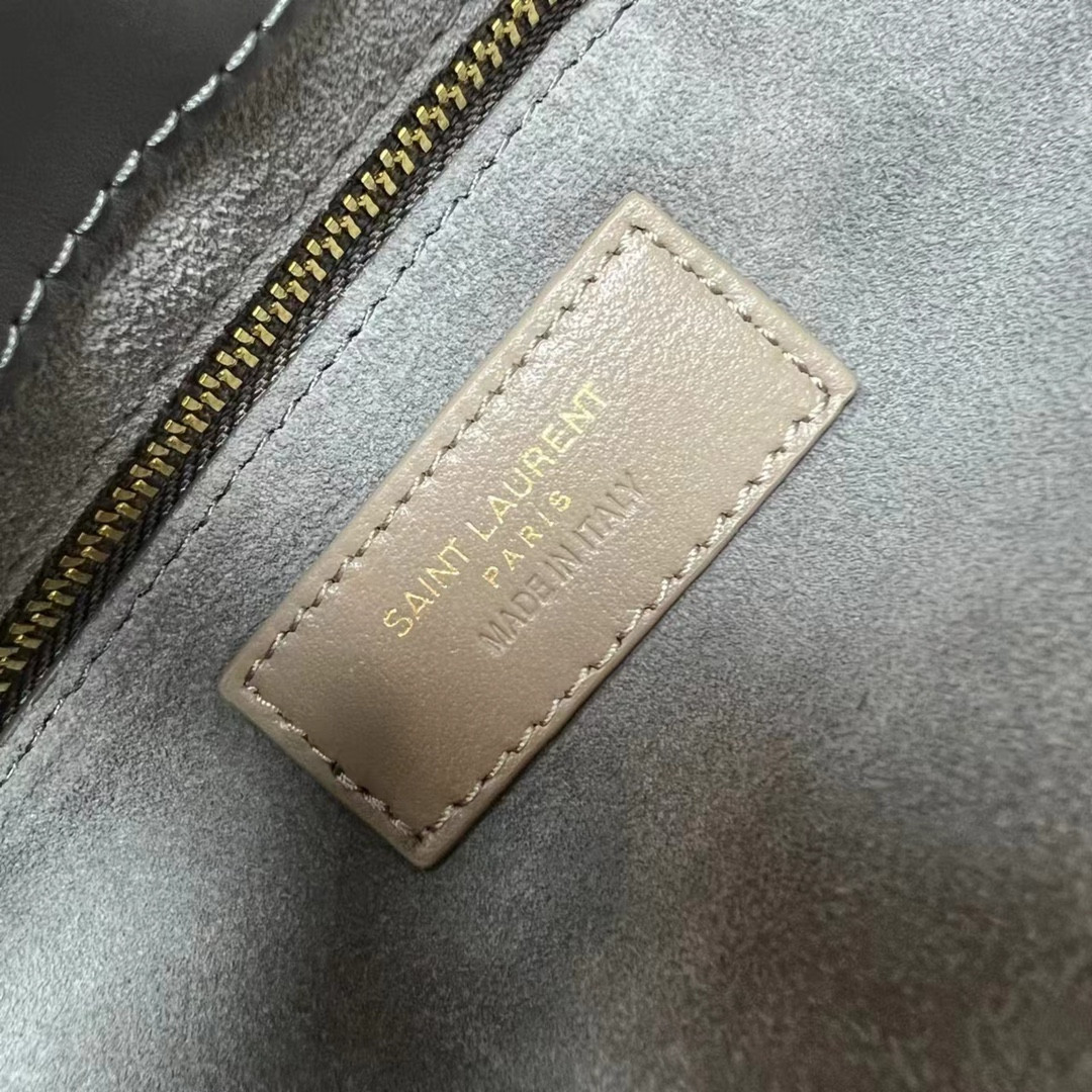 YSL LE 5 À 7 IN SMOOTH LEATHER GRAY 9 X 6.3 X 2.5 INCHES - Image 10