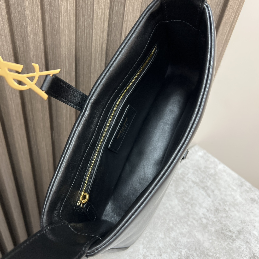 YSL LE 5 À 7 IN SMOOTH LAMBSKIN black 9 X 6.3 X 2.5 INCHES - Image 9
