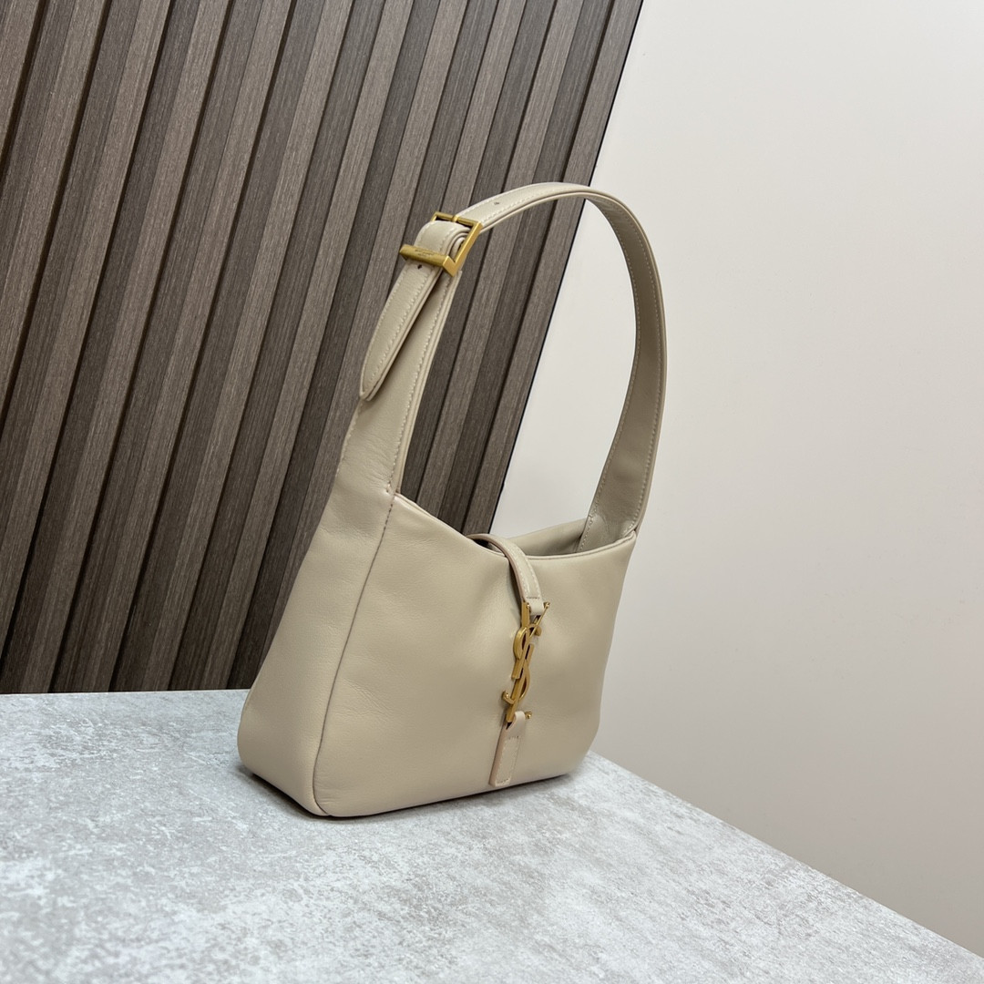 YSL LE 5 À 7 IN SMOOTH LAMBSKIN white 9 X 6.3 X 2.5 INCHES - Image 3