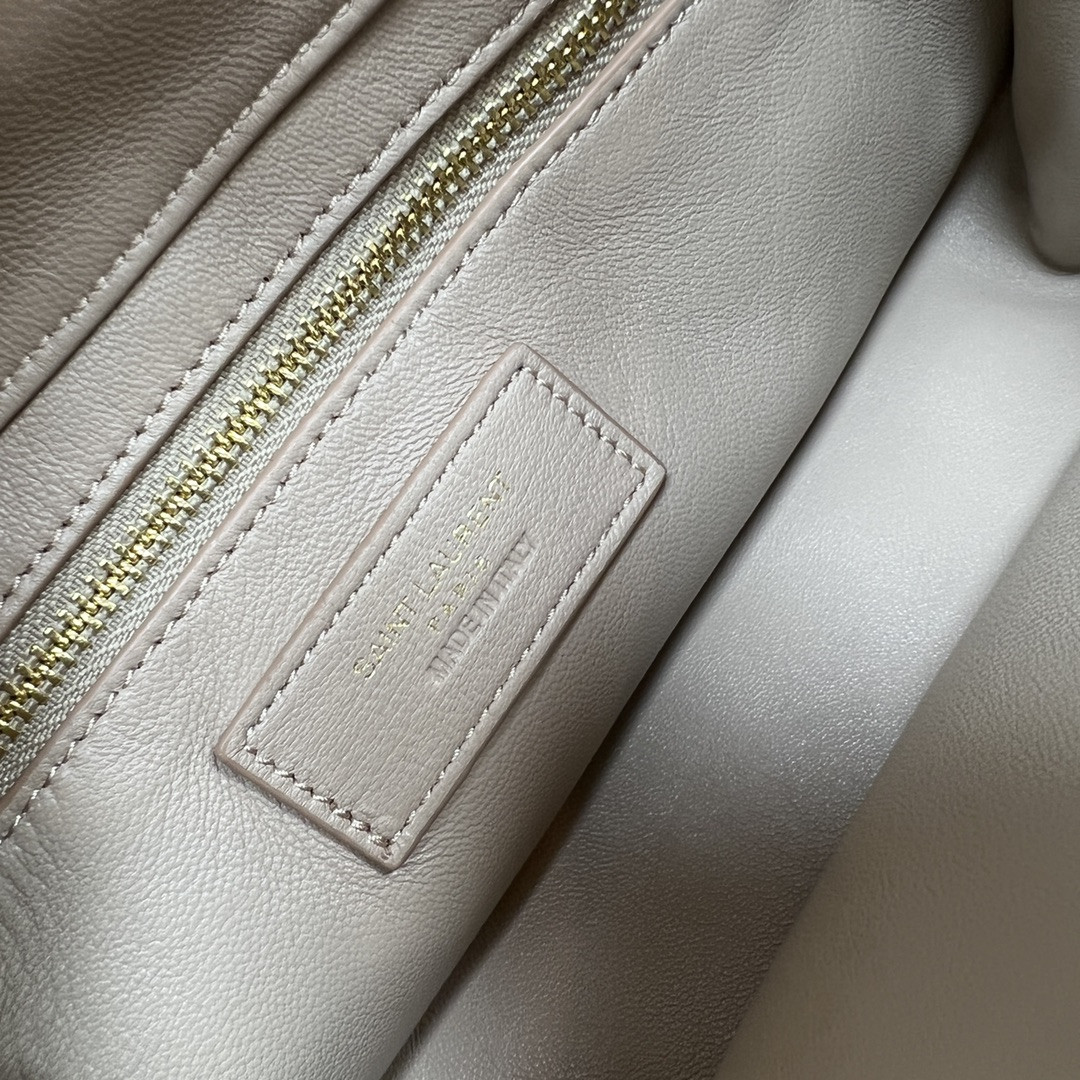 YSL LE 5 À 7 IN SMOOTH LAMBSKIN white 9 X 6.3 X 2.5 INCHES - Image 10