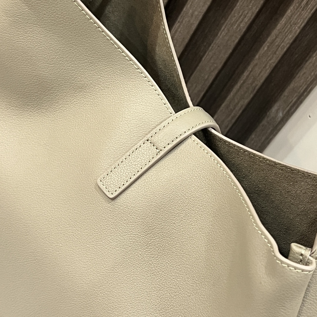 YSL LE 5 À 7 SUPPLE LARGE IN SMOOTH LEATHER LIGHT GRAY 11.8" X 11" X 4.3" - Image 8