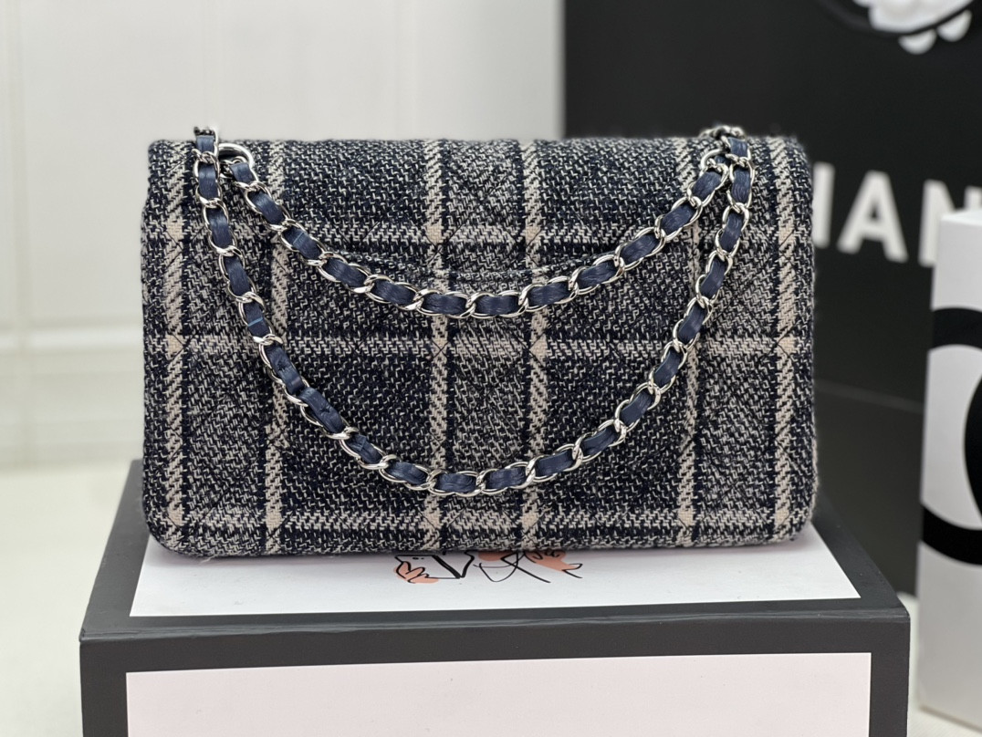CHANEL CLASSIC 11.12 HANDBAG Tweed Silver-Tone Metal 6 * 9.9 * 2.5 in #2 - Image 4