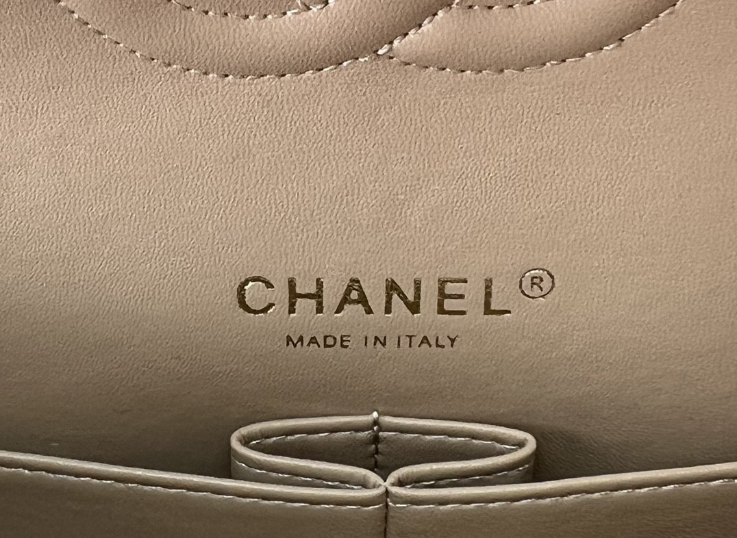 CHANEL CLASSIC 11.12 HANDBAG Tweed Gold-Tone Metal 6 * 9.9 * 2.5 in #2 - Image 9