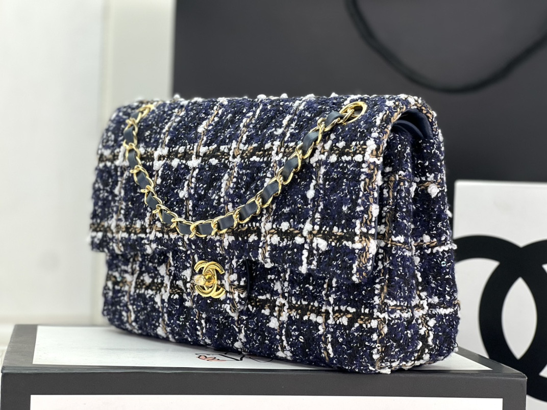 CHANEL CLASSIC 11.12 HANDBAG Tweed Gold-Tone Metal 6 * 9.9 * 2.5 in #6 - Image 3
