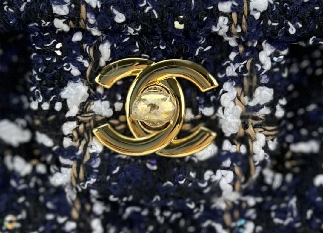 CHANEL CLASSIC 11.12 HANDBAG Tweed Gold-Tone Metal 6 * 9.9 * 2.5 in #6 - Image 5
