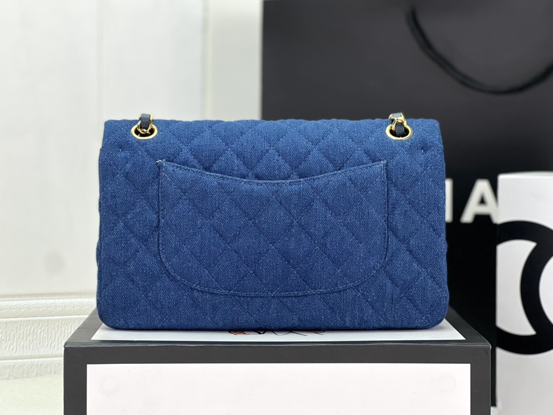 CHANEL CLASSIC 11.12 HANDBAG Tweed Gold-Tone Metal 6 * 9.9 * 2.5 in #13 - Image 4