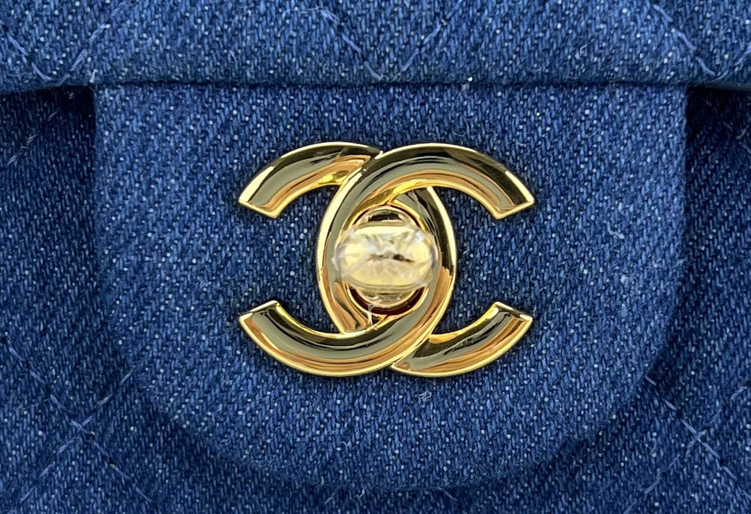 CHANEL CLASSIC 11.12 HANDBAG Tweed Gold-Tone Metal 6 * 9.9 * 2.5 in #13 - Image 5