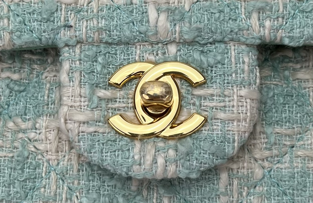 CHANEL CLASSIC 11.12 HANDBAG Tweed Gold-Tone Metal 6 * 9.9 * 2.5 in #15 - Image 5