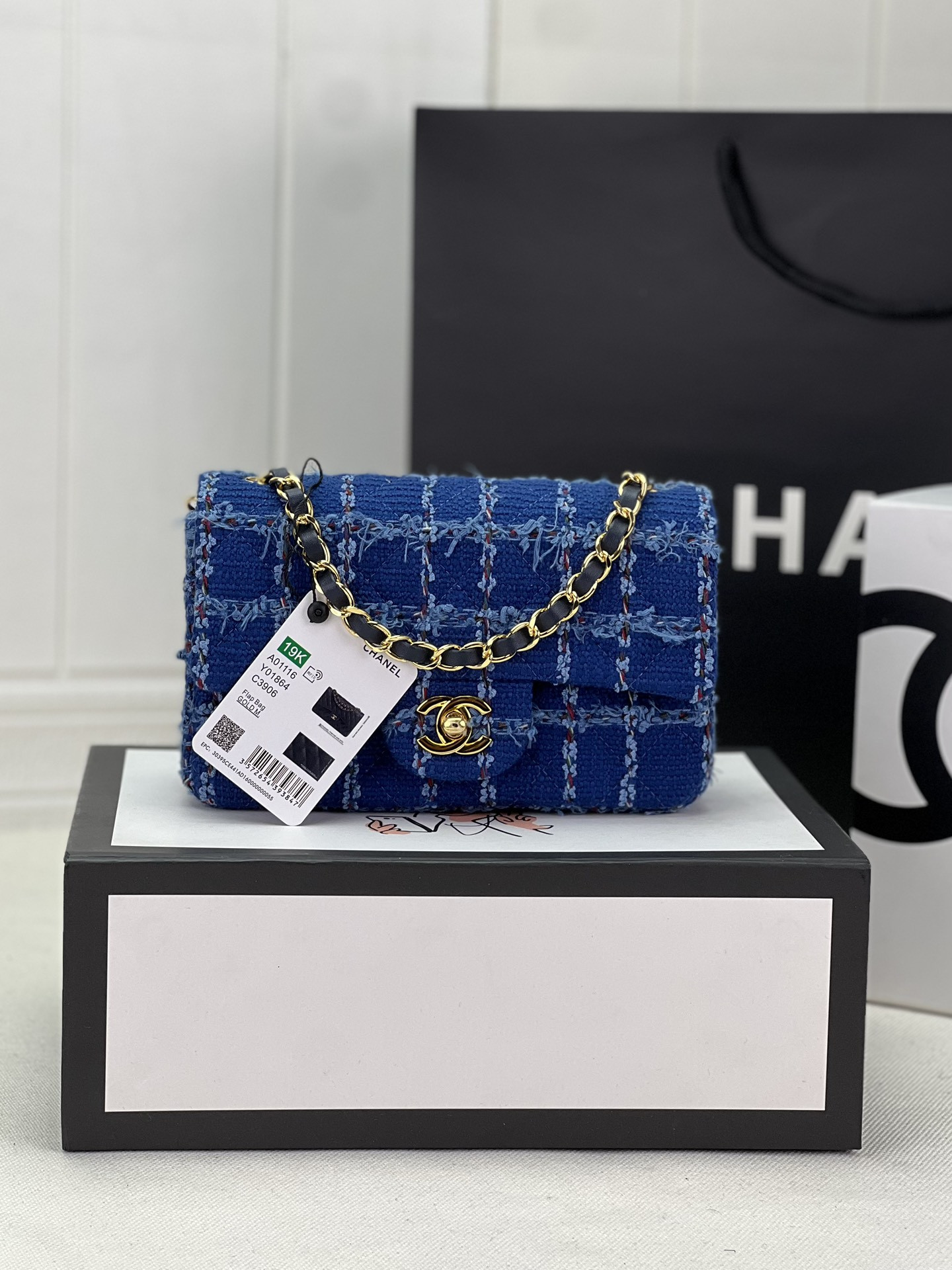 CHANEL MINI CLASSIC 11.12 HANDBAG Tweed Gold-Tone Metal 4.7 * 7.8 * 2.3 in #10 - Image 2