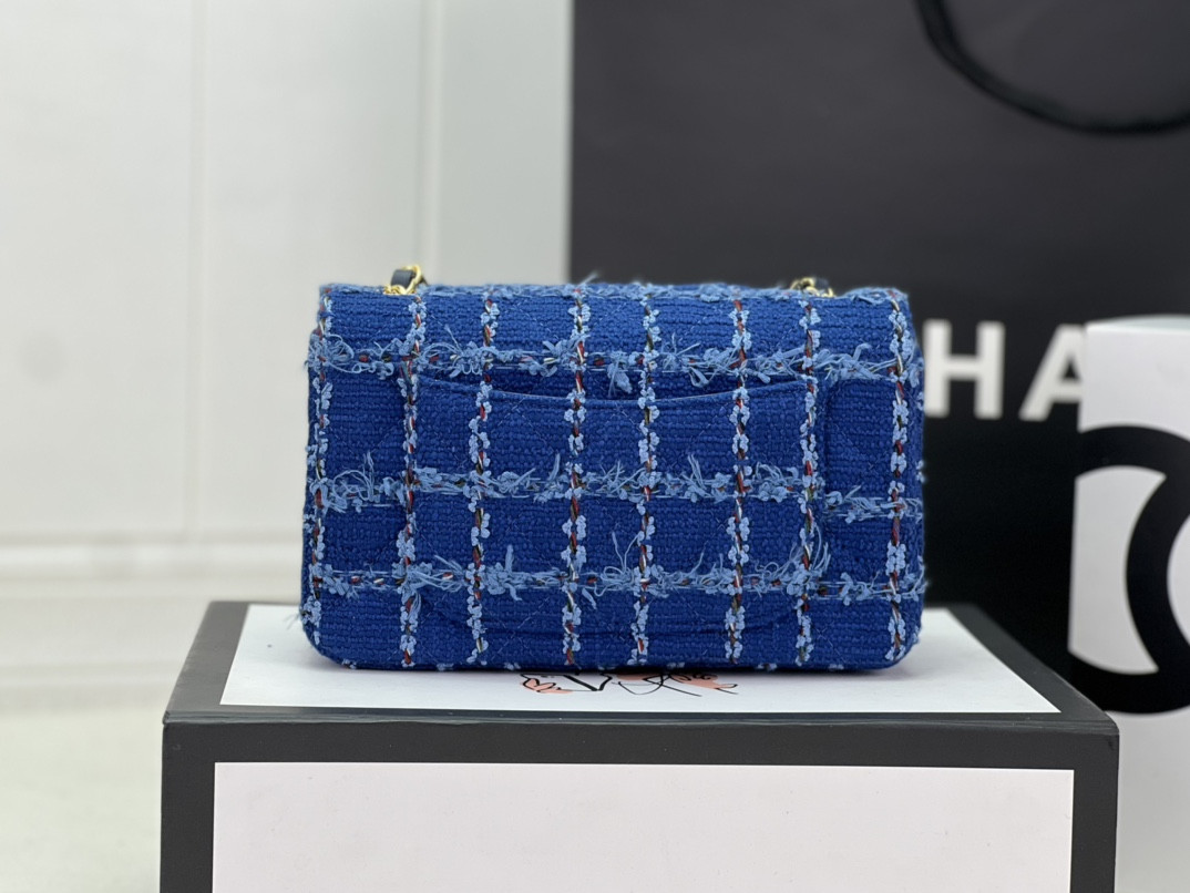 CHANEL MINI CLASSIC 11.12 HANDBAG Tweed Gold-Tone Metal 4.7 * 7.8 * 2.3 in #10 - Image 4