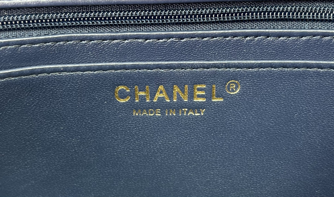 CHANEL MINI CLASSIC 11.12 HANDBAG Tweed Gold-Tone Metal 4.7 * 7.8 * 2.3 in #10 - Image 9