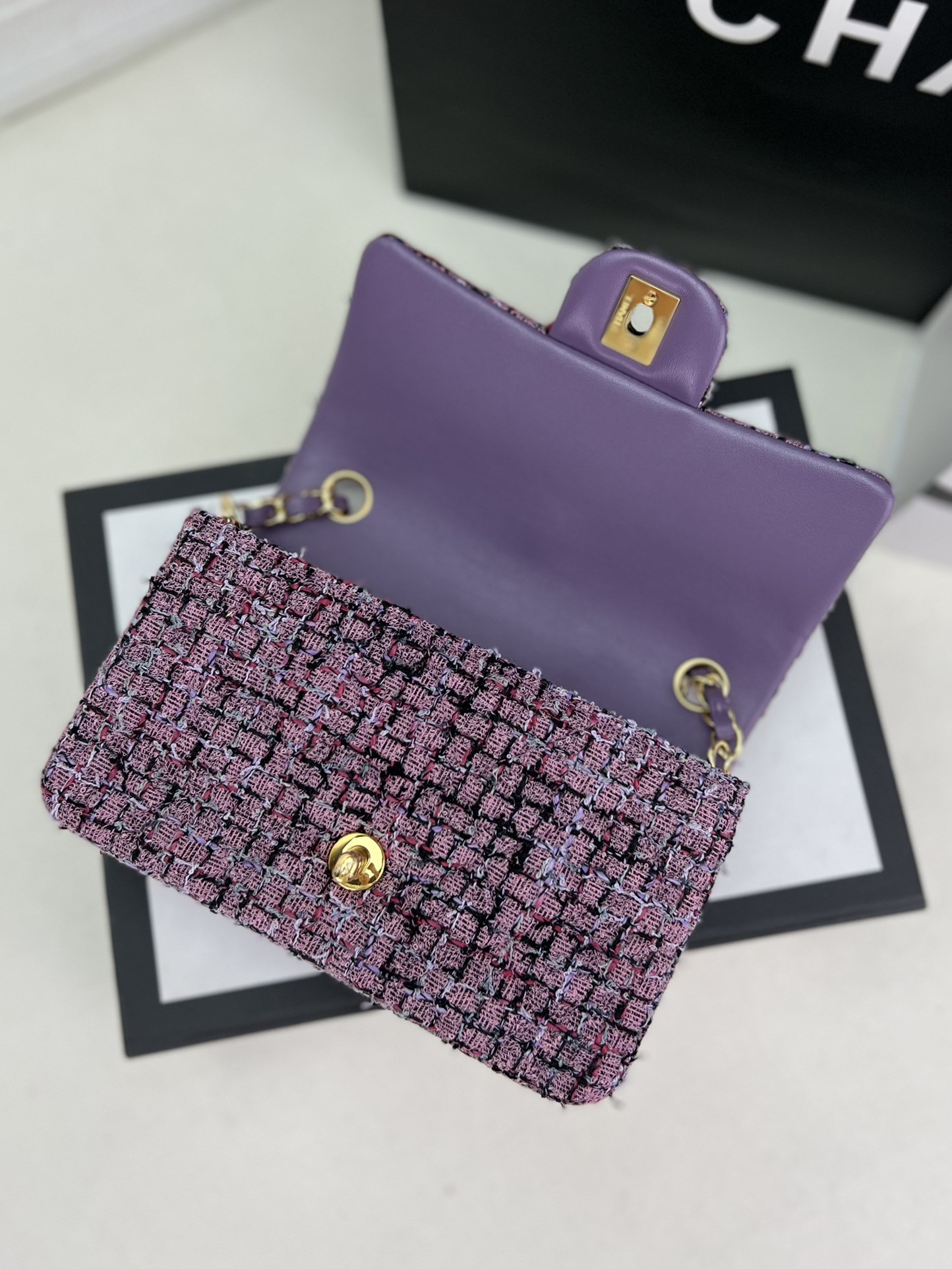 CHANEL MINI CLASSIC 11.12 HANDBAG Tweed Gold-Tone Metal 4.7 * 7.8 * 2.3 in #13 - Image 7