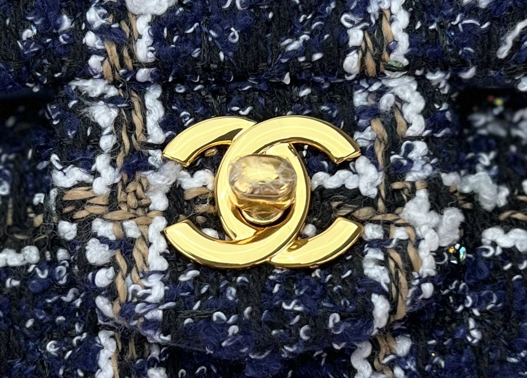 CHANEL MINI CLASSIC 11.12 HANDBAG Tweed Gold-Tone Metal 4.7 * 7.8 * 2.3 in #6 - Image 5