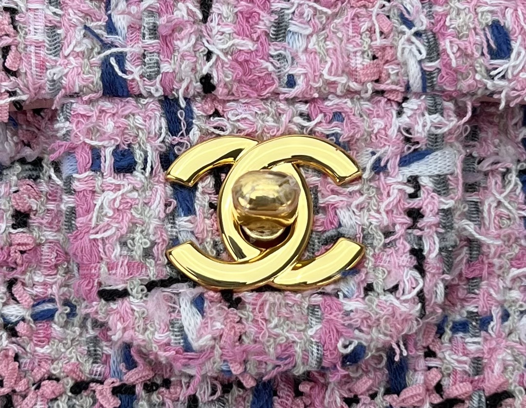 CHANEL MINI CLASSIC 11.12 HANDBAG Tweed Gold-Tone Metal 4.7 * 7.8 * 2.3 in #9 - Image 5